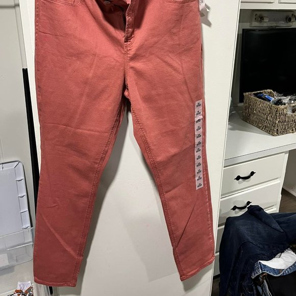 OLD NAVY ROCKSTAR SKINNY JEANS - Picture 2 of 2